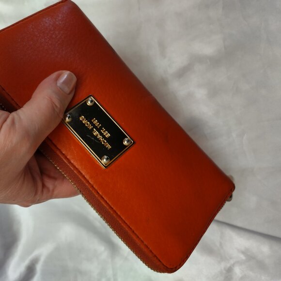 * Beautiful Tangerine Orange MICHAEL KORS LEATHER Wallet Clutch Large In Charge! - Picture 12 of 12